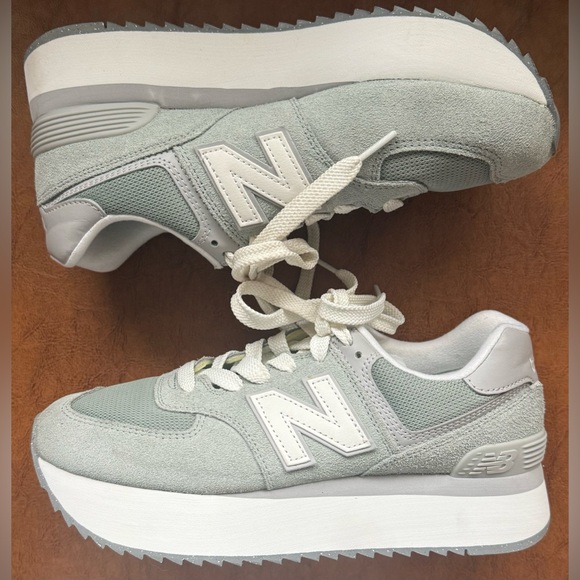 New Balance 574+ Women’s 10 Juniper Green Platform Sneakers WL574ZSG EUC - Picture 9 of 10